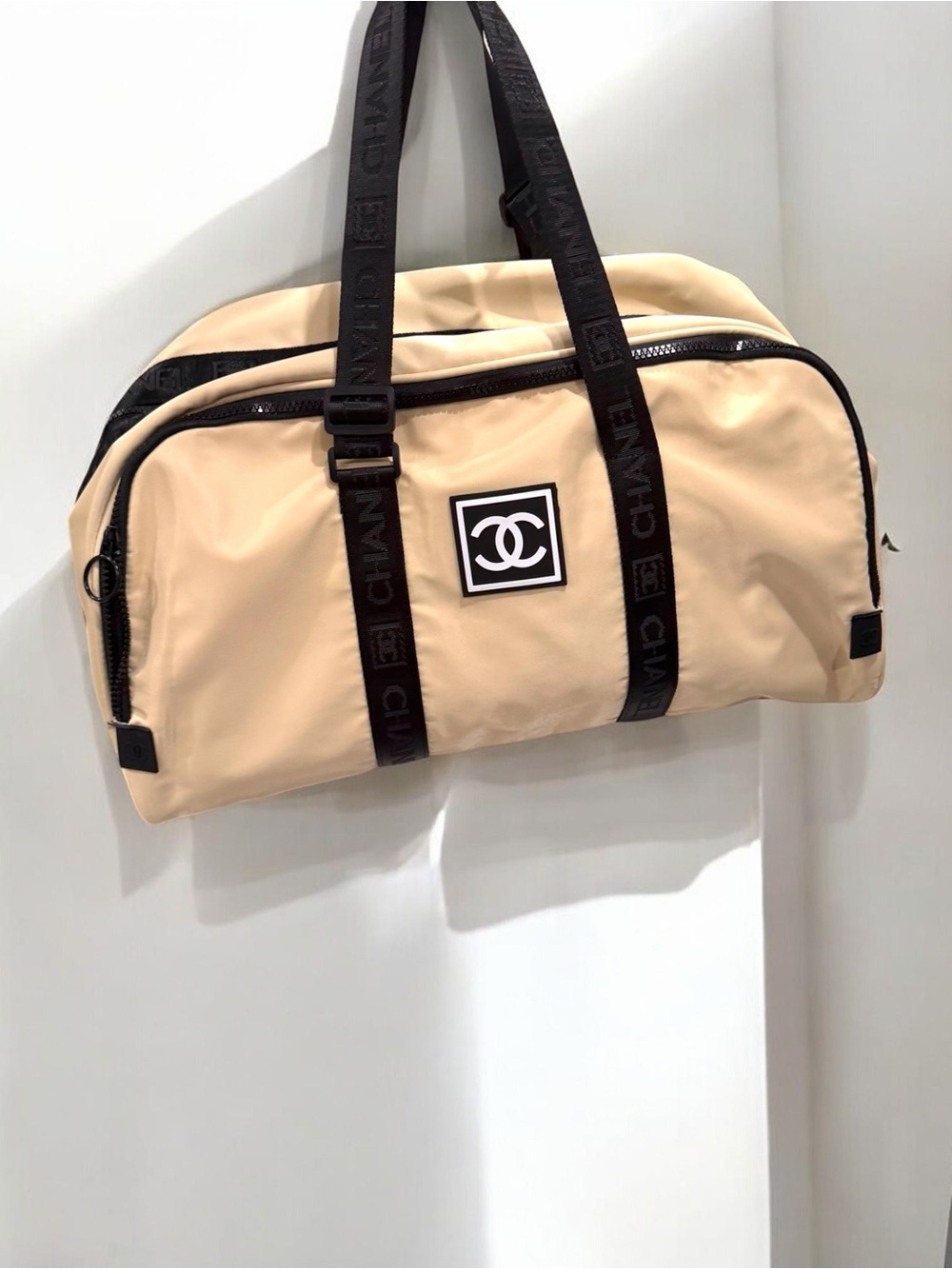 Like new Chanel Cream and Black unisex duffle Bag g-w-p - Picture 1 of 9